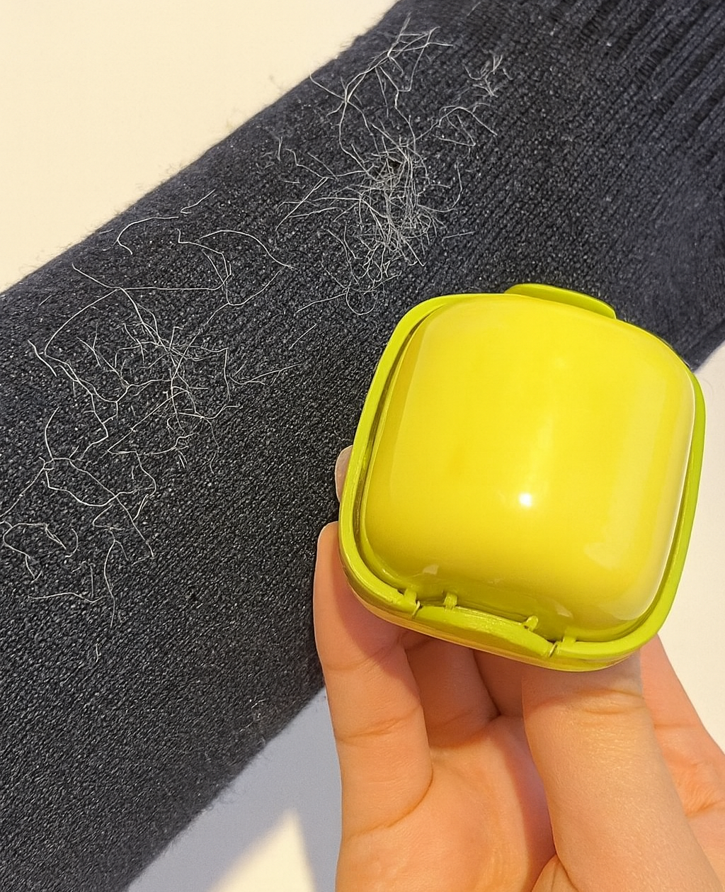 Mini Pet Lint Roller – Reusable, Washable, Portable